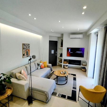 Floral Home 1 - Ground Floor Apt With Courtyard And Private Parking! Atenas Exterior foto