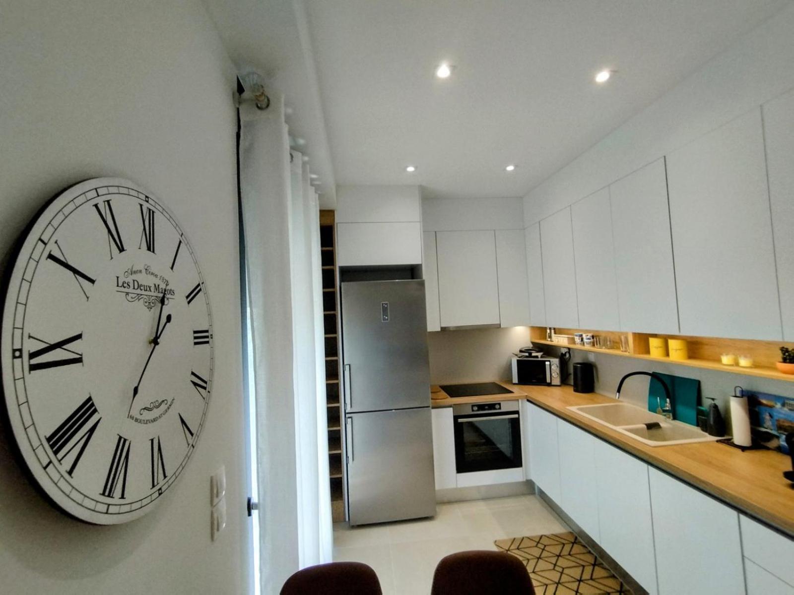 Floral Home 1 - Ground Floor Apt With Courtyard And Private Parking! Atenas Exterior foto