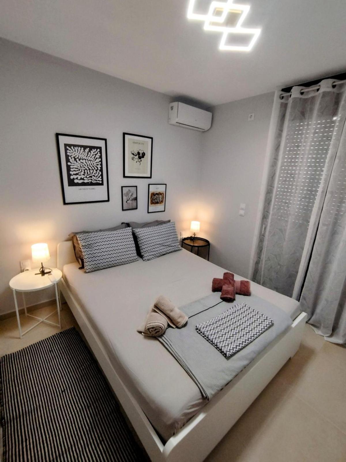 Floral Home 1 - Ground Floor Apt With Courtyard And Private Parking! Atenas Exterior foto