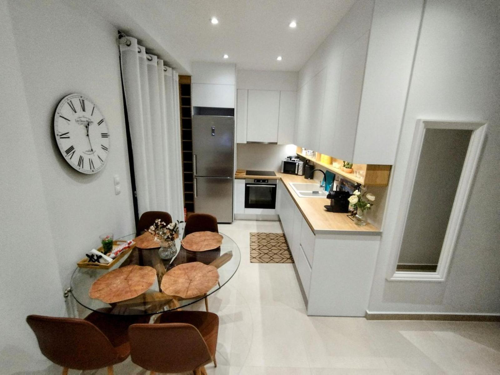 Floral Home 1 - Ground Floor Apt With Courtyard And Private Parking! Atenas Exterior foto
